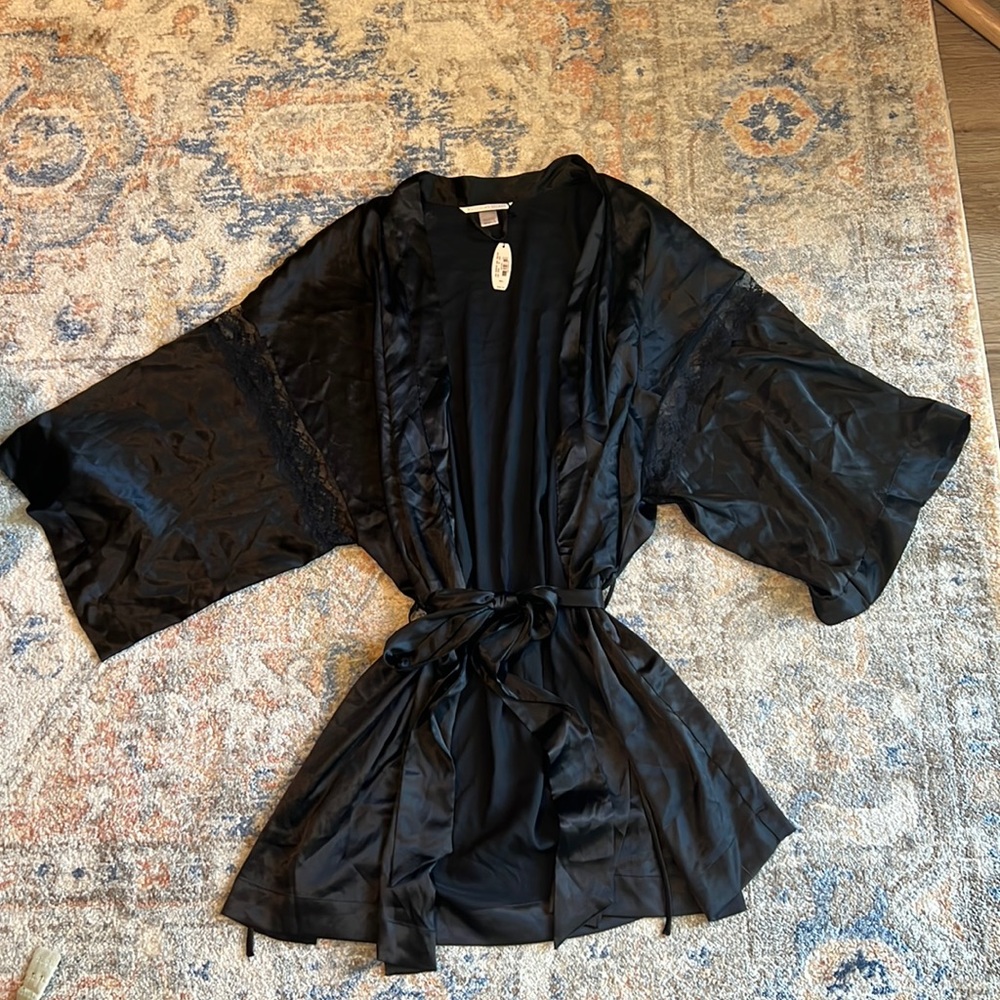 Victoria’s Secret Black Satin Robe M/L